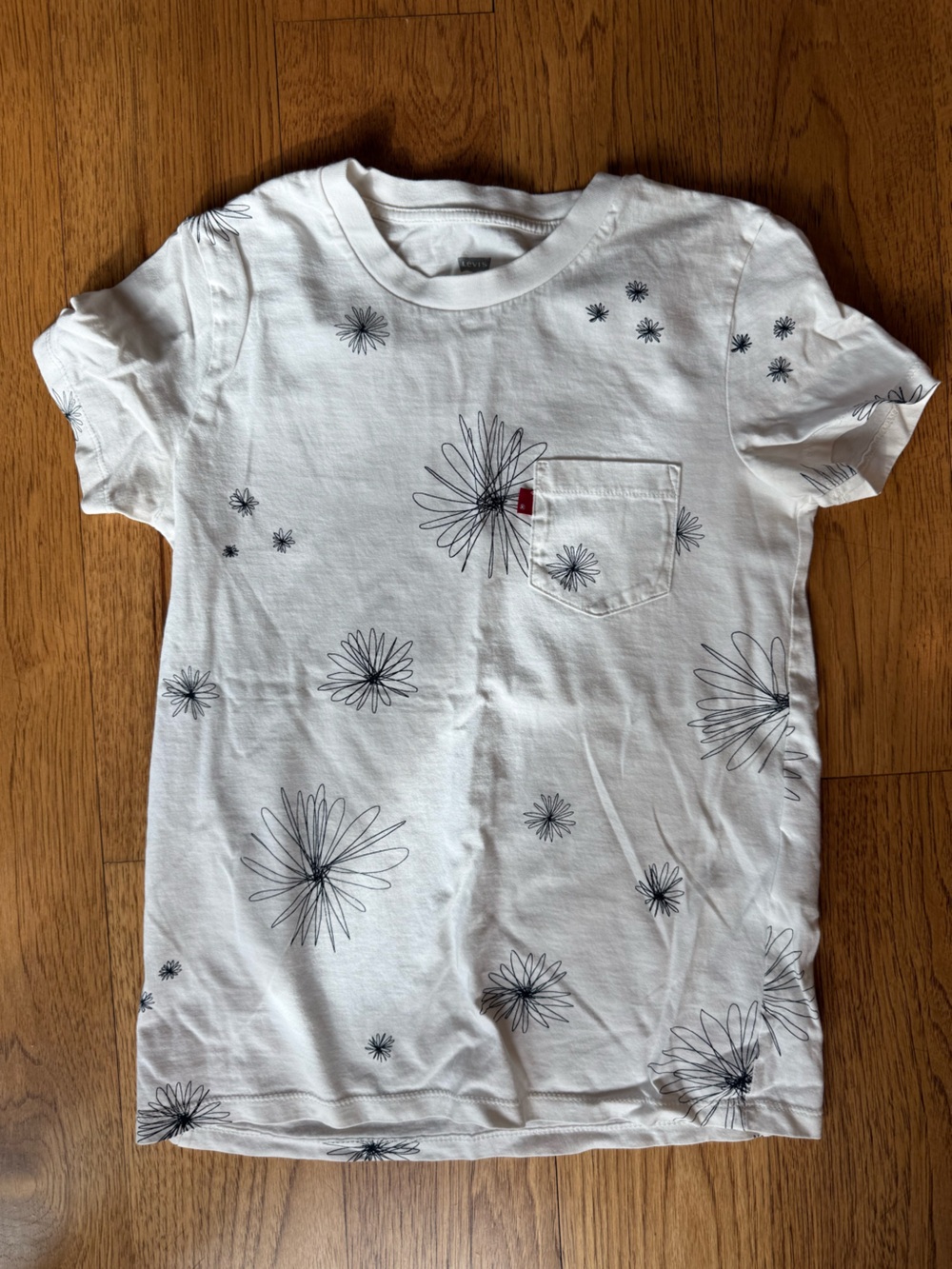 Levi's White Tee with Black Daisy Pocket Print